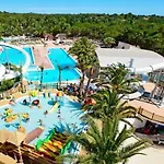 La Baume La Palmeraie Camping *